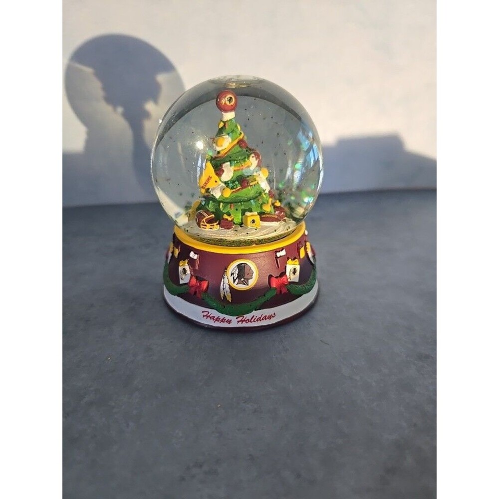Willabee & Ward Washington Redskins Mini Snow Globe (T-C)